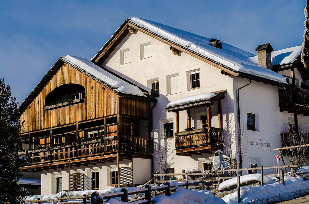 Schlafzimmer der Wohnungstyp C im Residence Ciasa Vally in St. Kassian Alta Badia Dolomiten